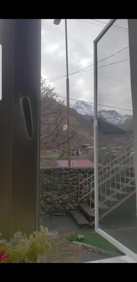 Guest House Dodo Kazbegi Eksteriør billede
