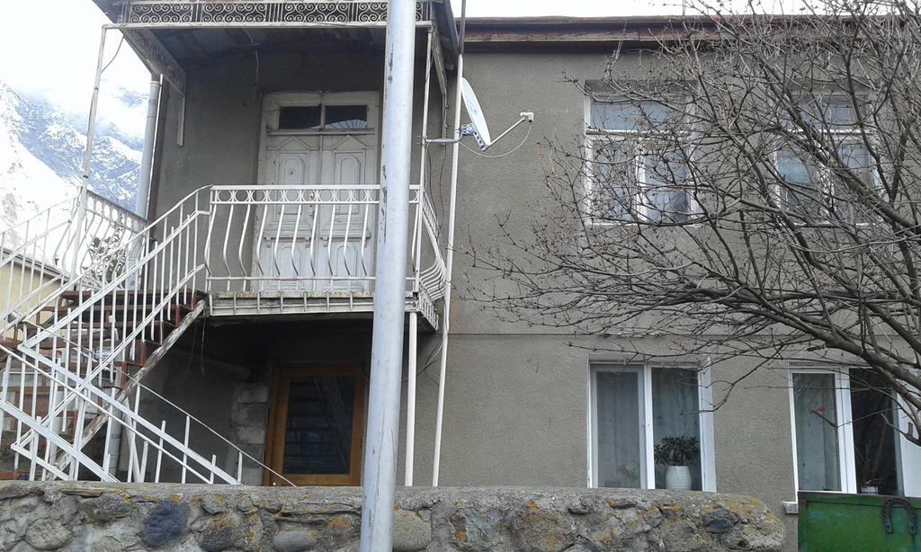 Guest House Dodo Kazbegi Eksteriør billede